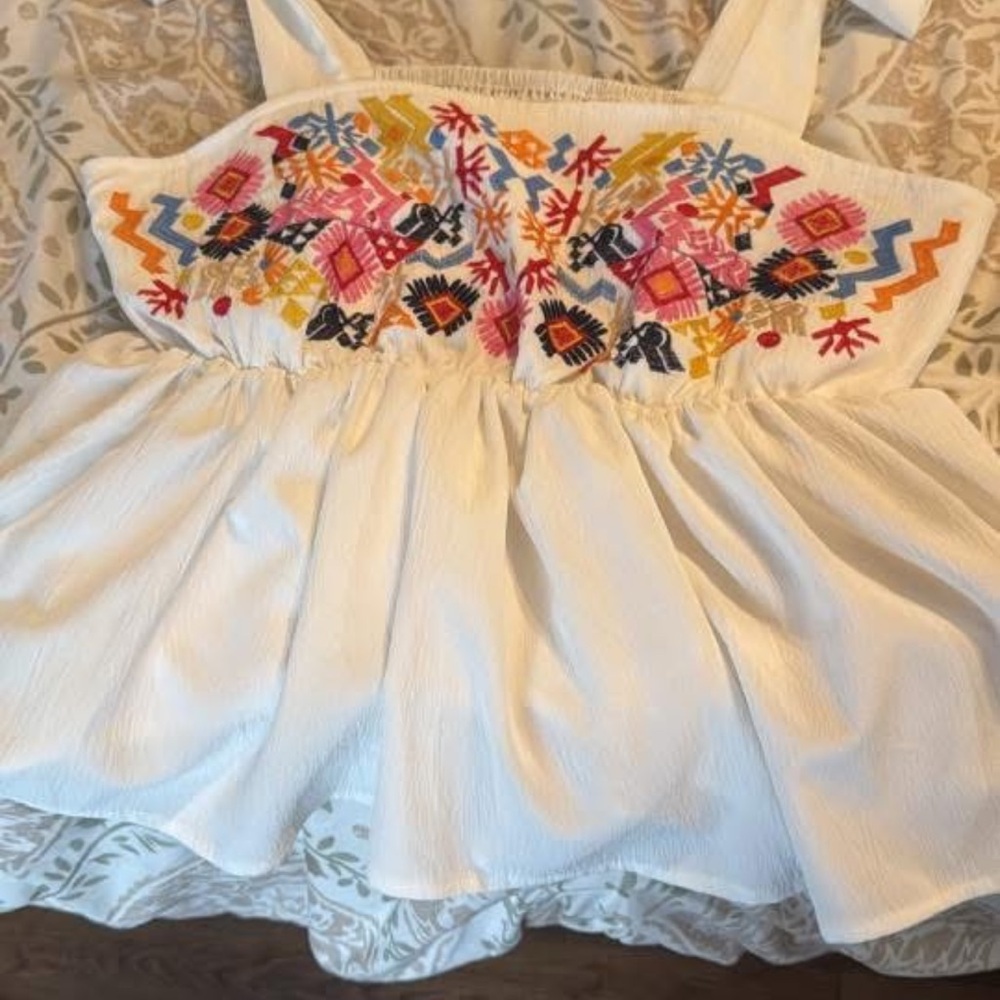 Embroidered White Sleeveless Top